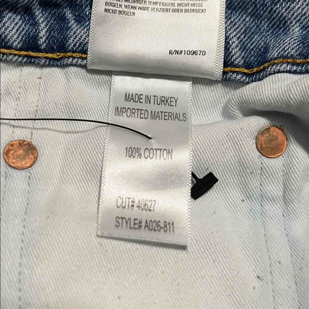 AGOLDE Parker Vintage Cut Off Short in Swapmeet Size 26 Style# A026-811 - Picture 11 of 13